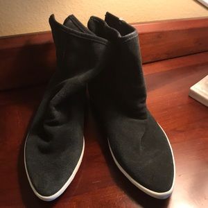 SANUK Black Suede Ankle Boots Size 6